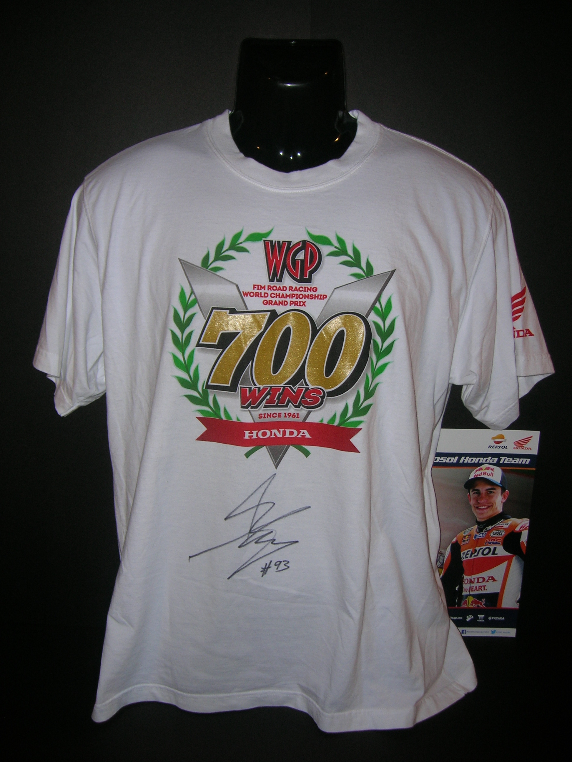 Le 700 vittorie della  Honda indossata e autografata da M. Marquez    w1